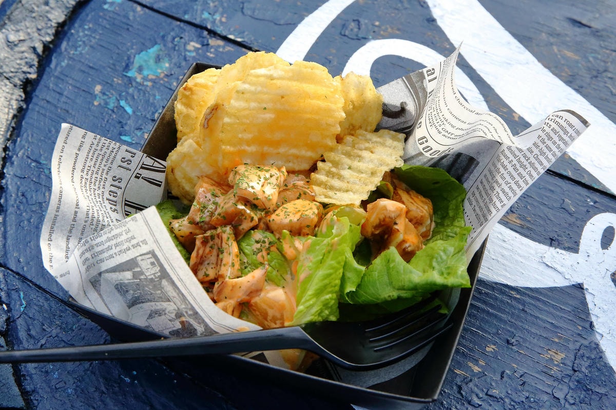 【食。台北】百齡罈BHouse〜大稻埕「pier5貨櫃市集」打卡熱門新景點!全台最高顏值酒吧,在北台灣最美河岸,美酒、美景環繞享受完美的一夜