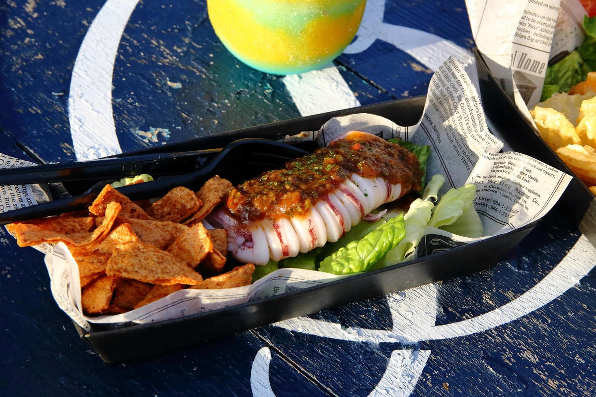 【食。台北】百齡罈BHouse〜大稻埕「pier5貨櫃市集」打卡熱門新景點!全台最高顏值酒吧,在北台灣最美河岸,美酒、美景環繞享受完美的一夜