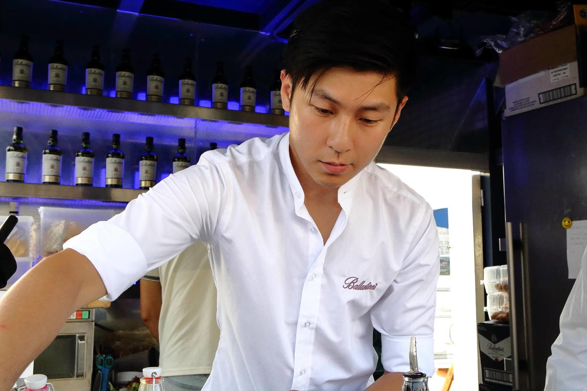 【食。台北】百齡罈BHouse〜大稻埕「pier5貨櫃市集」打卡熱門新景點!全台最高顏值酒吧,在北台灣最美河岸,美酒、美景環繞享受完美的一夜