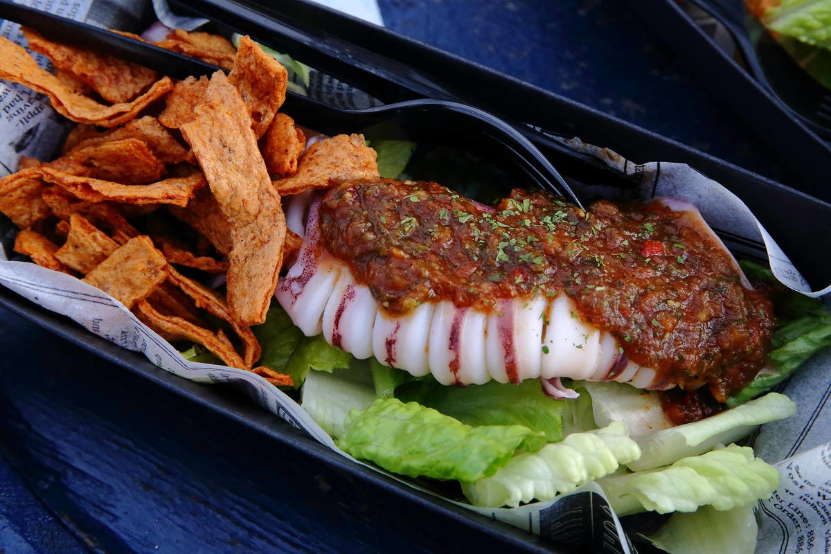 【食。台北】百齡罈BHouse〜大稻埕「pier5貨櫃市集」打卡熱門新景點!全台最高顏值酒吧,在北台灣最美河岸,美酒、美景環繞享受完美的一夜