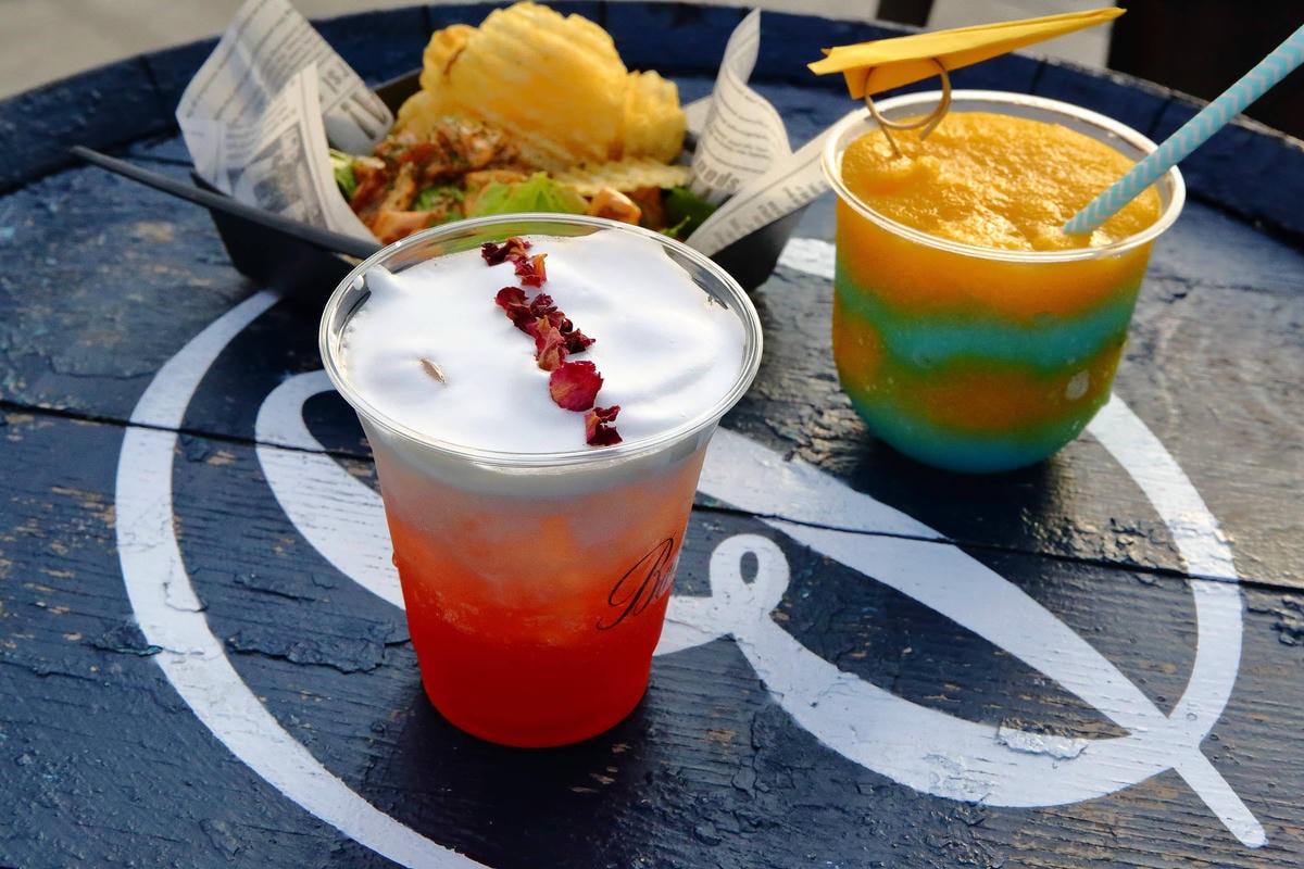 【食。台北】百齡罈BHouse〜大稻埕「pier5貨櫃市集」打卡熱門新景點!全台最高顏值酒吧,在北台灣最美河岸,美酒、美景環繞享受完美的一夜