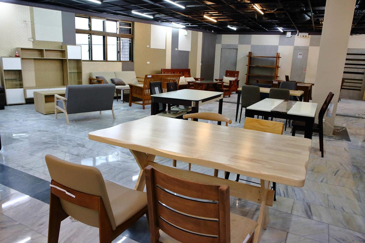 【新莊家具店推薦】億家具批發倉庫〜工廠直營、零售批發價‎、客