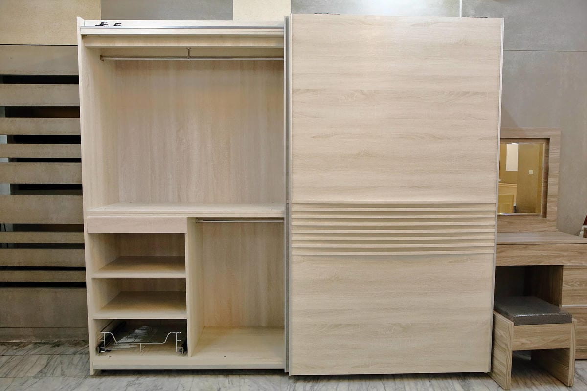 【新莊家具店推薦】億家具批發倉庫〜工廠直營、零售批發價‎、客