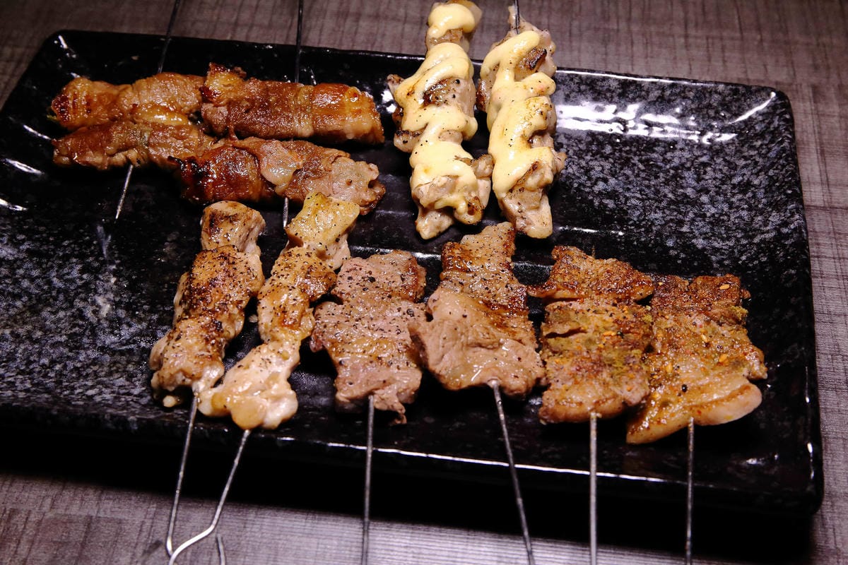 【食。萬華】串燒殿西門店〜平價串燒吃到飽首選！大口吃串燒不怕荷包大失血，不怕你點只怕你點到吃不下！