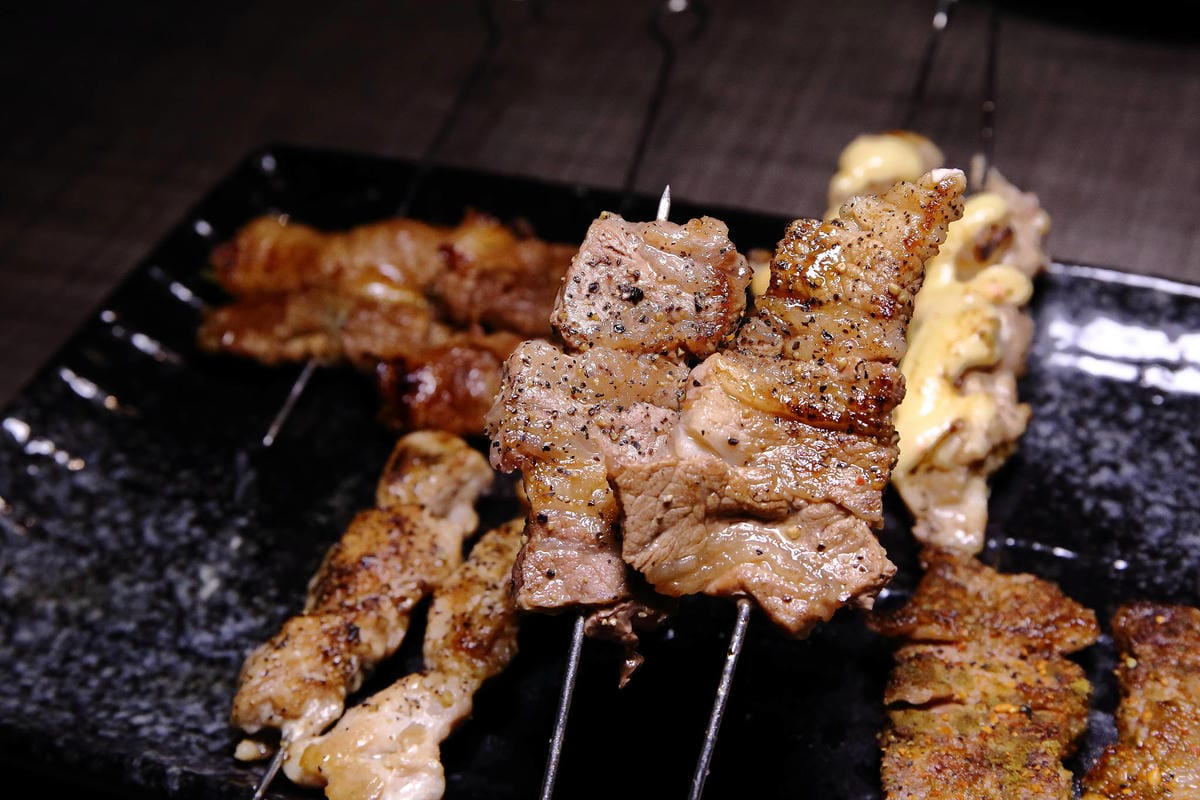 【食。萬華】串燒殿西門店〜平價串燒吃到飽首選！大口吃串燒不怕荷包大失血，不怕你點只怕你點到吃不下！