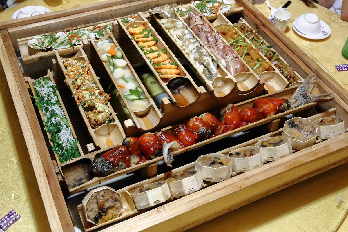 【食。中壢】龍岡蒸籠宴〜全台「古早味」蒸籠在桃園!12道料理每人不到五百元,海陸饗宴一次滿足(已歇業)