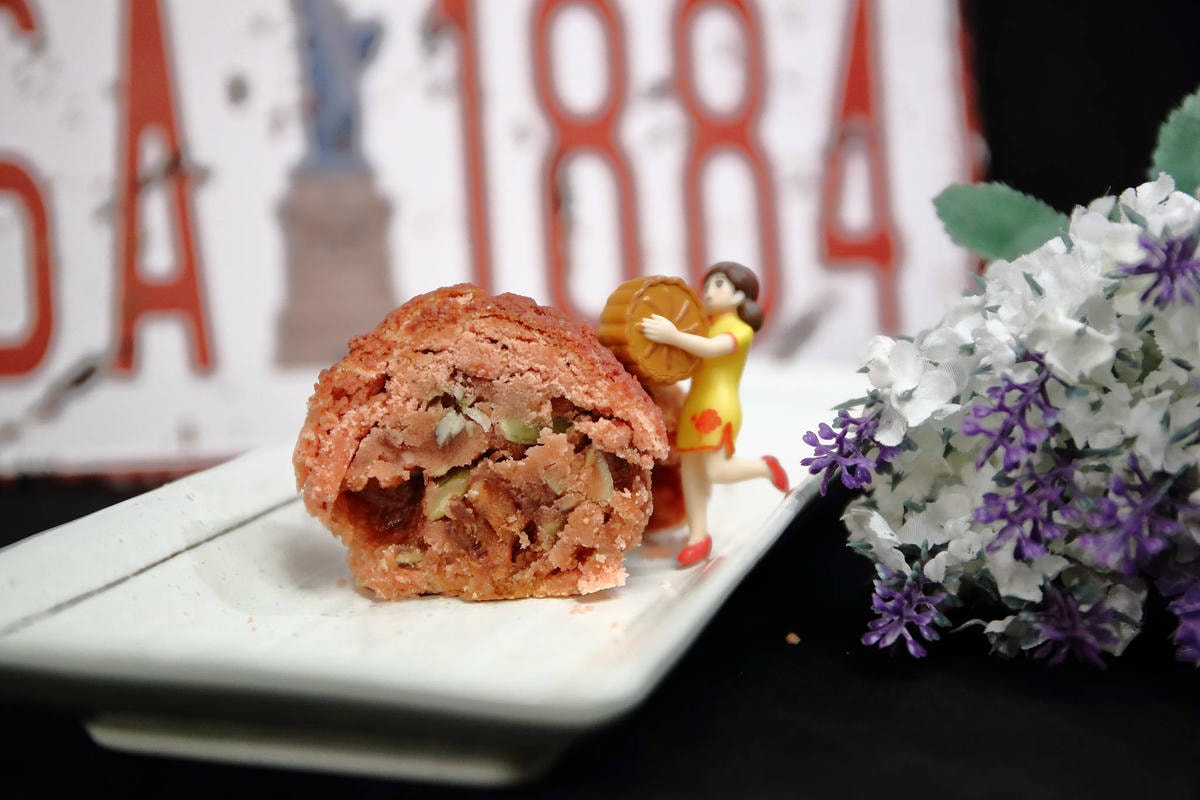 【食。新莊】許燕斌手作烘焙〜世界冠軍手作月餅陪你過中秋囉!經典伴手禮「岩炎手工餅」、「手工月餅」一次品嘗