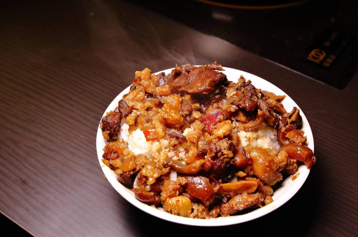 【食。楊梅】羊霸天下-楊梅總店〜老店重新開幕！在地人狂推的人氣火鍋店，羊肉爐/自助火鍋/吃到飽，羊筋羊髓道道入味，高C/P值無限吃到飽，一人只要$380！