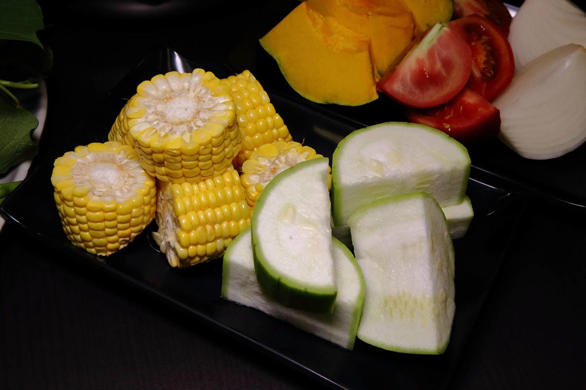 【食。楊梅】羊霸天下-楊梅總店〜老店重新開幕！在地人狂推的人氣火鍋店，羊肉爐/自助火鍋/吃到飽，羊筋羊髓道道入味，高C/P值無限吃到飽，一人只要$380！