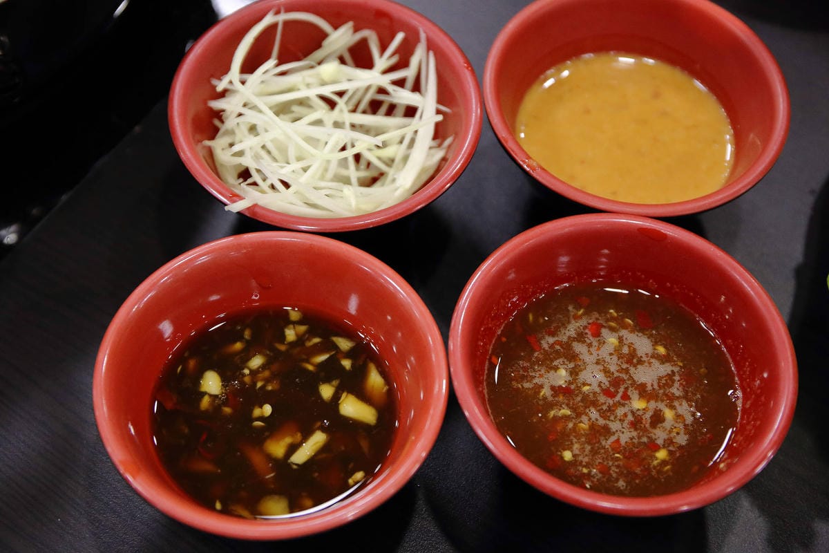 【食。楊梅】羊霸天下-楊梅總店〜老店重新開幕！在地人狂推的人氣火鍋店，羊肉爐/自助火鍋/吃到飽，羊筋羊髓道道入味，高C/P值無限吃到飽，一人只要$380！