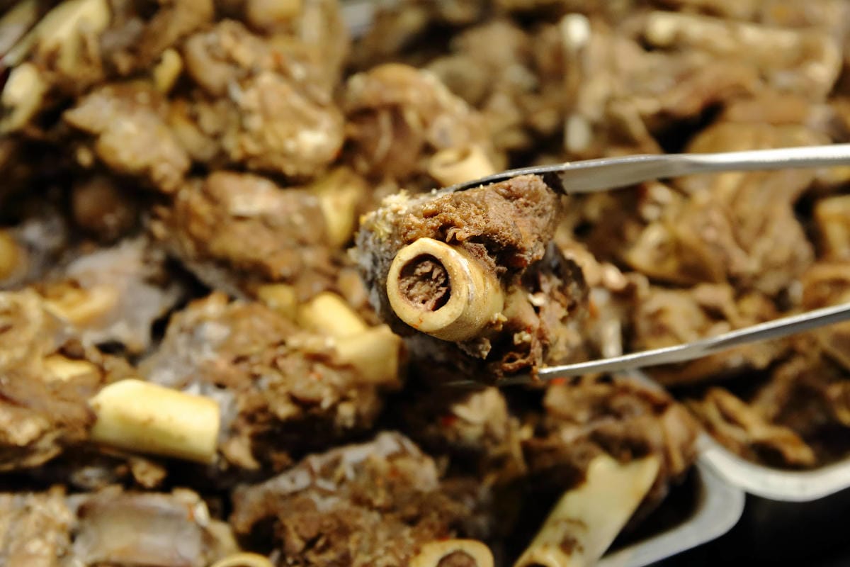 【食。楊梅】羊霸天下-楊梅總店〜老店重新開幕！在地人狂推的人氣火鍋店，羊肉爐/自助火鍋/吃到飽，羊筋羊髓道道入味，高C/P值無限吃到飽，一人只要$380！