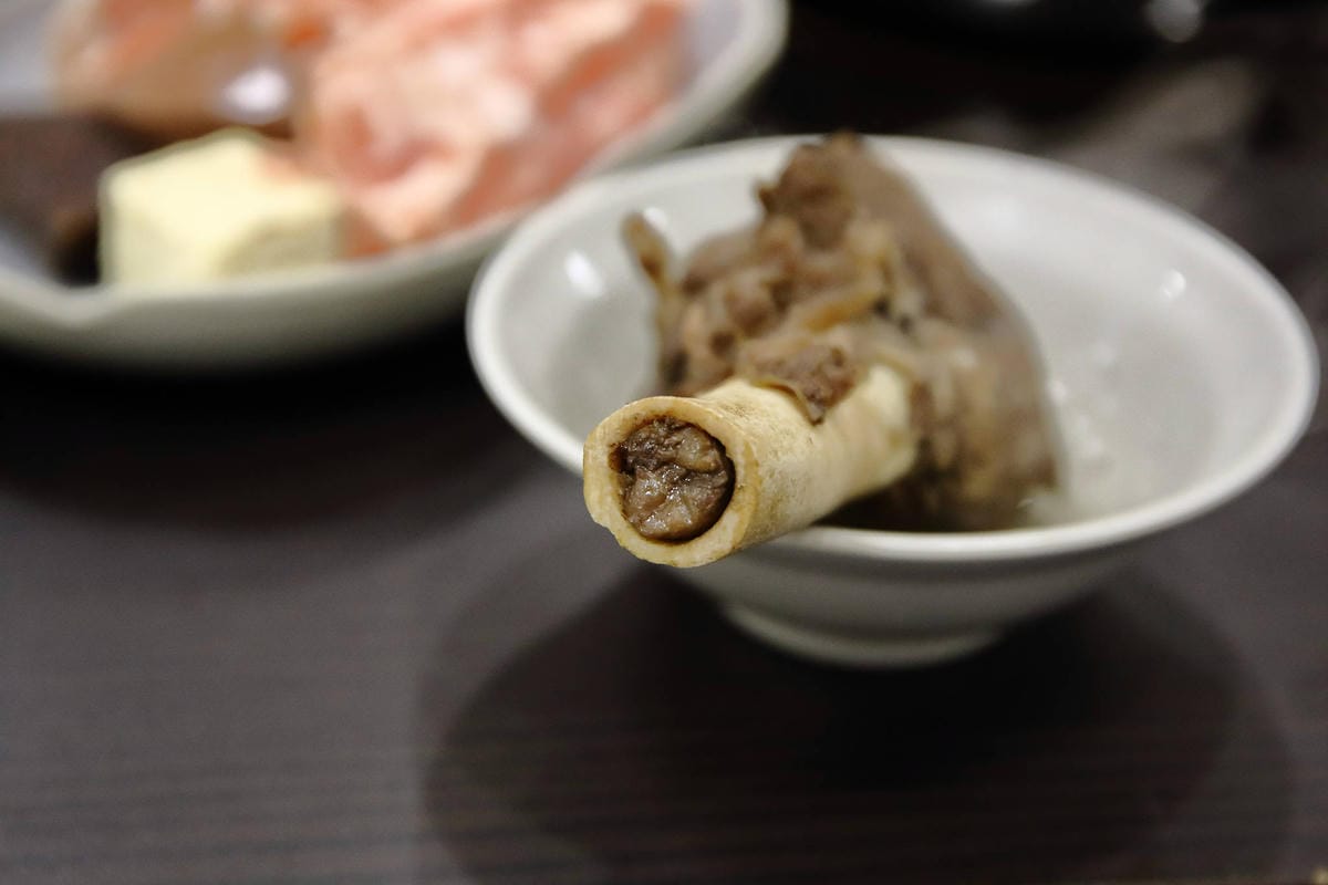 【食。楊梅】羊霸天下-楊梅總店〜老店重新開幕！在地人狂推的人氣火鍋店，羊肉爐/自助火鍋/吃到飽，羊筋羊髓道道入味，高C/P值無限吃到飽，一人只要$380！