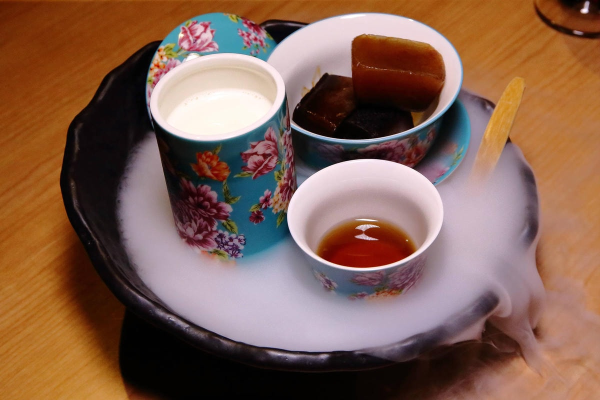 【食。桃園】端陽邀月複合式餐廳〜桃園聚會聚餐。專屬自己包廂,乾冰系調酒、中式套餐、火鍋,平價美食任你選,不噴錢的好氣氛餐廳