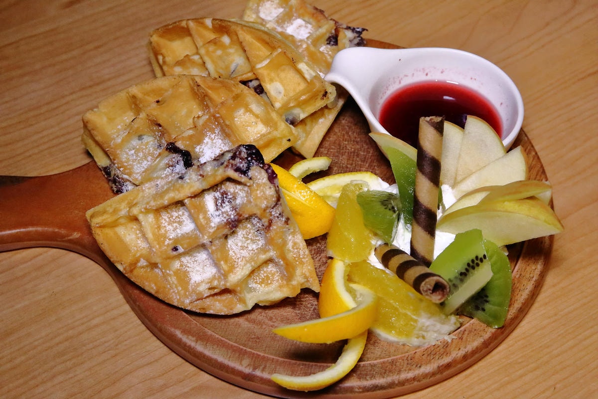 【食。桃園】端陽邀月複合式餐廳〜桃園聚會聚餐。專屬自己包廂,乾冰系調酒、中式套餐、火鍋,平價美食任你選,不噴錢的好氣氛餐廳