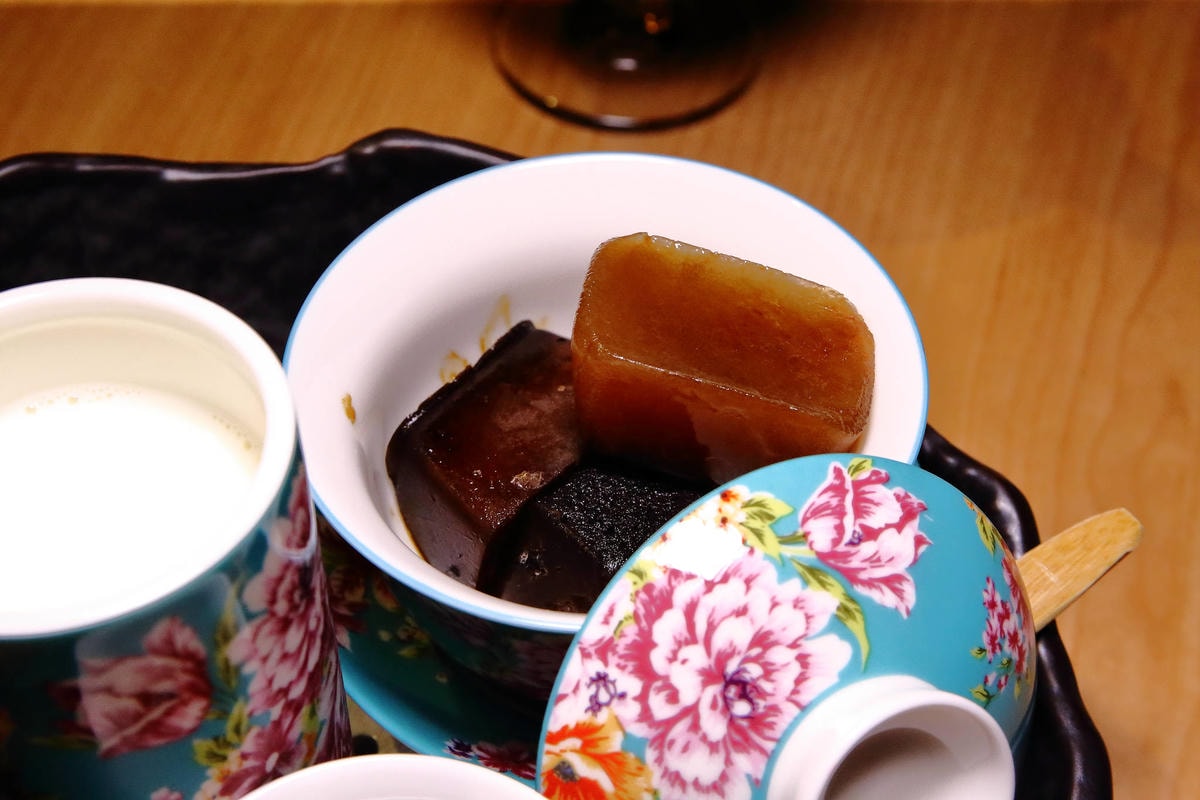 【食。桃園】端陽邀月複合式餐廳〜桃園聚會聚餐。專屬自己包廂,乾冰系調酒、中式套餐、火鍋,平價美食任你選,不噴錢的好氣氛餐廳