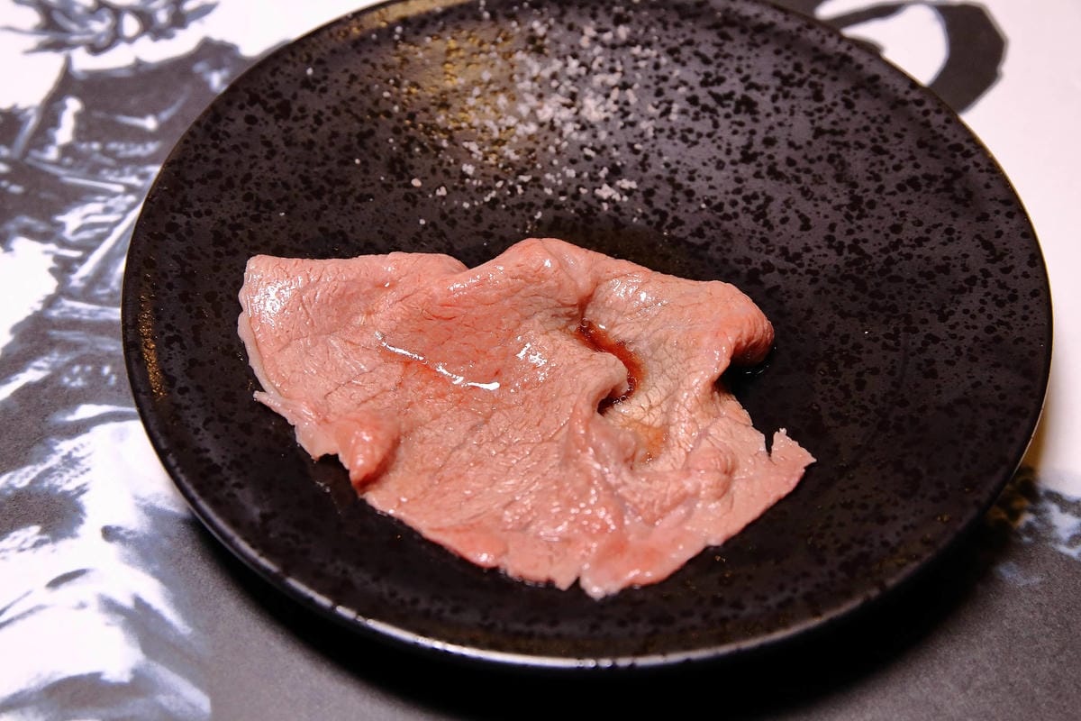 【食。板橋】武鶴 和牛火鍋 板橋館前〜板橋和牛火鍋推薦。「沒有最狂，只有更狂」，12OZ日本和牛+海鮮船只要2000多，吃過一次就回不去的好味道！