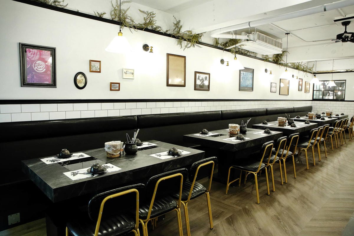 【食。板橋】武鶴 和牛火鍋 板橋館前〜板橋和牛火鍋推薦。「沒有最狂，只有更狂」，12OZ日本和牛+海鮮船只要2000多，吃過一次就回不去的好味道！