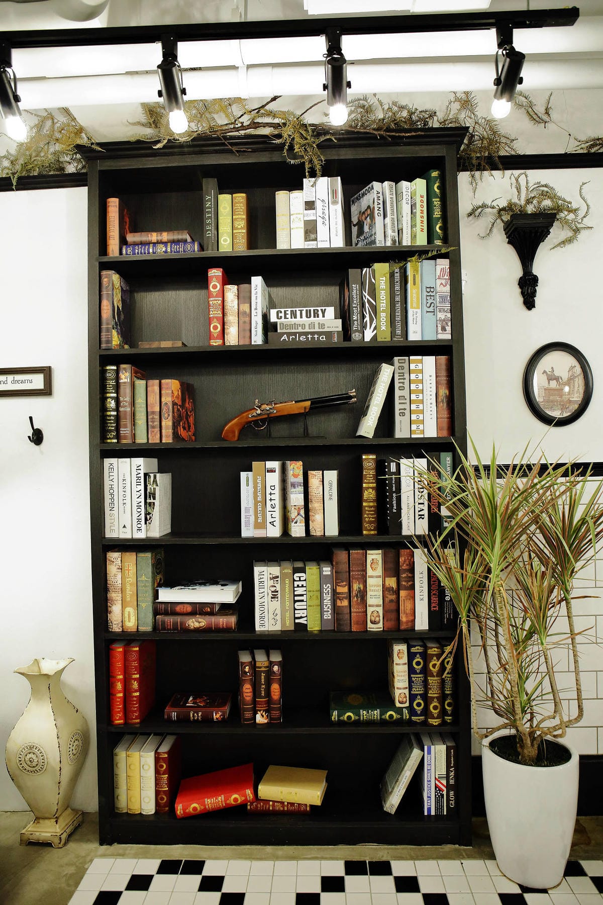 【食。板橋】武鶴 和牛火鍋 板橋館前〜板橋和牛火鍋推薦。「沒有最狂，只有更狂」，12OZ日本和牛+海鮮船只要2000多，吃過一次就回不去的好味道！