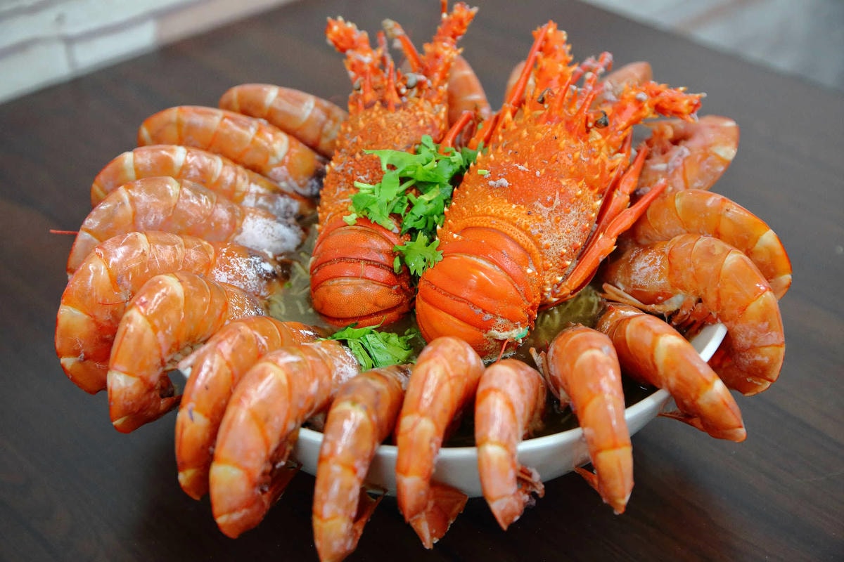 【食。桃園】台中楊大腸蚵仔蝦仁麵線-桃園中正店〜台南超浮誇「痛風系龍蝦麵線」來桃園啦!天使紅蝦鋪滿滿,不吃對不起自己的胃(已歇業)