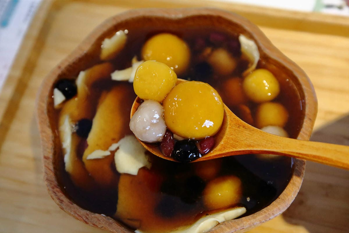 【食。蘆竹】榕樹下璞味綿綿冰〜桃園古早味冰品推薦。綿綿冰+網美最愛花牆，IG打卡必拍，吃冰也要浪漫的吃！(已歇業)