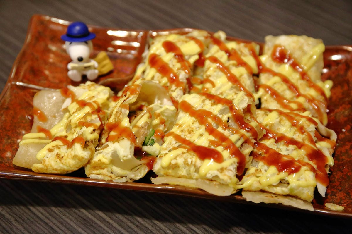 【食。板橋】詠樂屋煎炸餃社〜打拋豬、洋蔥牛肉蛋餅你吃過嗎？激推超好吃手工蛋餅，不吃會後悔…蛋餅控必吃千萬別錯過！