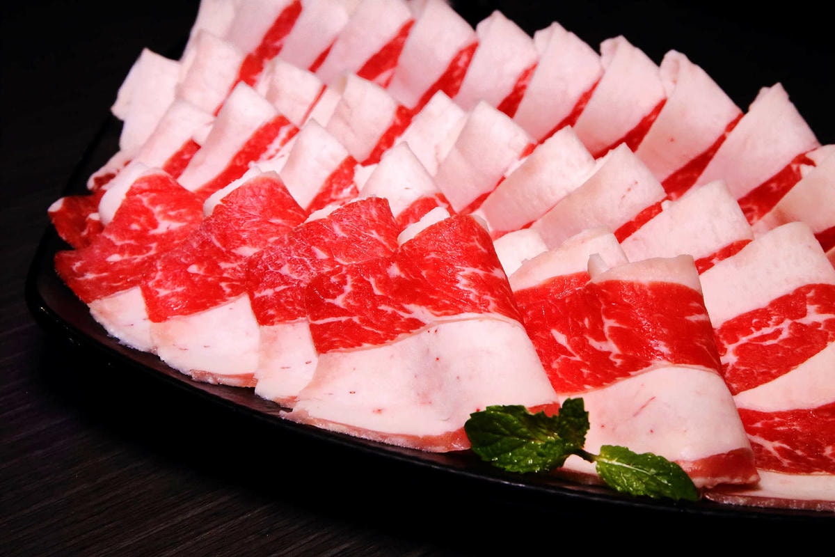 【食。中和】水貨炭火烤魚中和店〜超人氣排隊美食!免搭飛機就能吃到來自重慶萬州炭火烤魚,饕客注意萬里蟹來了!