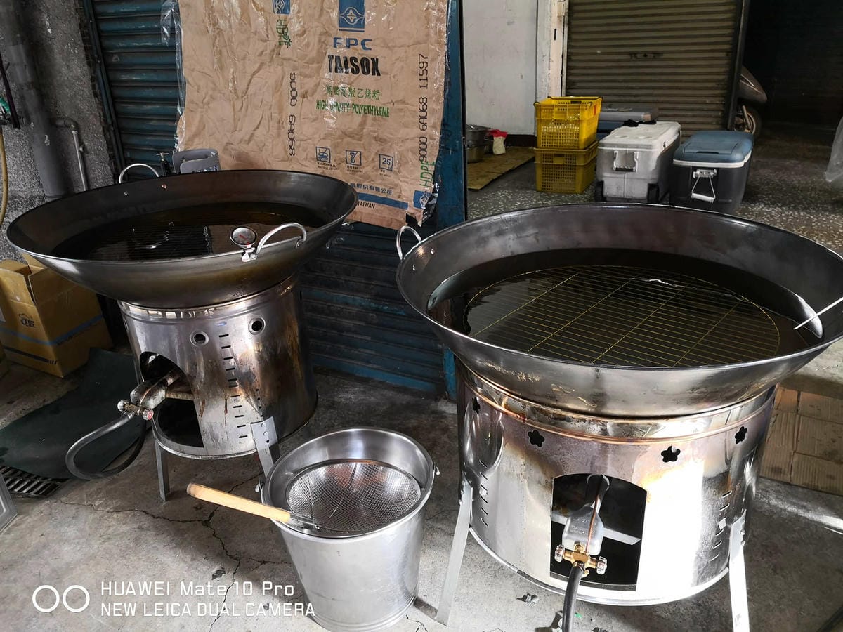 【食。新莊】原住民小米甜甜圈-米沙路娃娃〜全台流動美食，神出鬼沒，排隊到天荒地老也要吃的甜甜圈