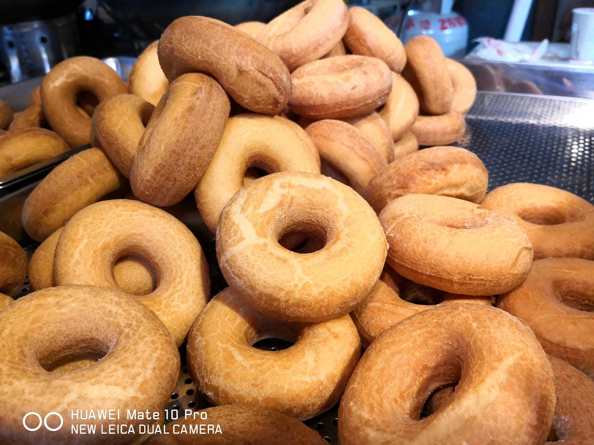 【食。新莊】原住民小米甜甜圈-米沙路娃娃〜全台流動美食，神出鬼沒，排隊到天荒地老也要吃的甜甜圈