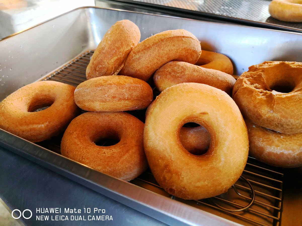 【食。新莊】原住民小米甜甜圈-米沙路娃娃〜全台流動美食，神出鬼沒，排隊到天荒地老也要吃的甜甜圈