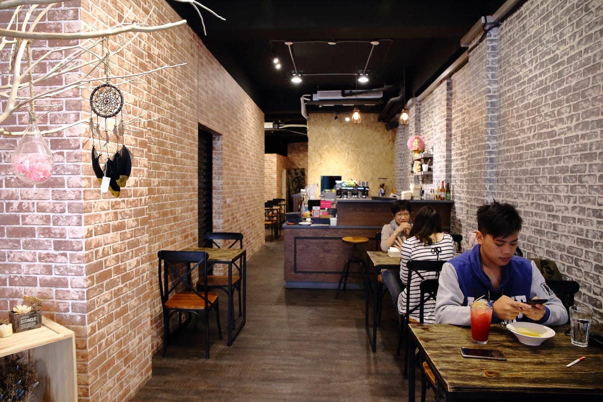 【食。桃園】SamCoffee山姆咖啡〜精緻手工甜點+療癒拉花，尋找工業風咖啡館，享受令人驚豔的美味！(已歇業)