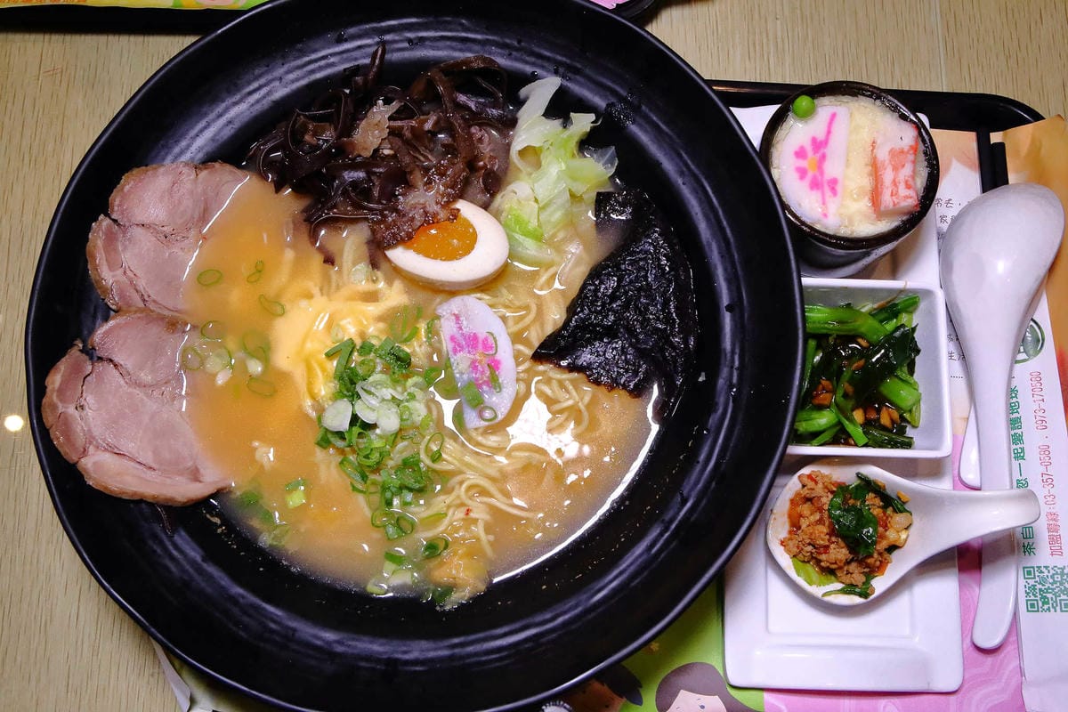 【食。永和】茶自點永和旗艦店〜56年級生記憶中的泡沫紅茶店，內行人才知道文青美食，餐點新選擇，包場包廂免費，聊天聚餐好所在！(已歇業)