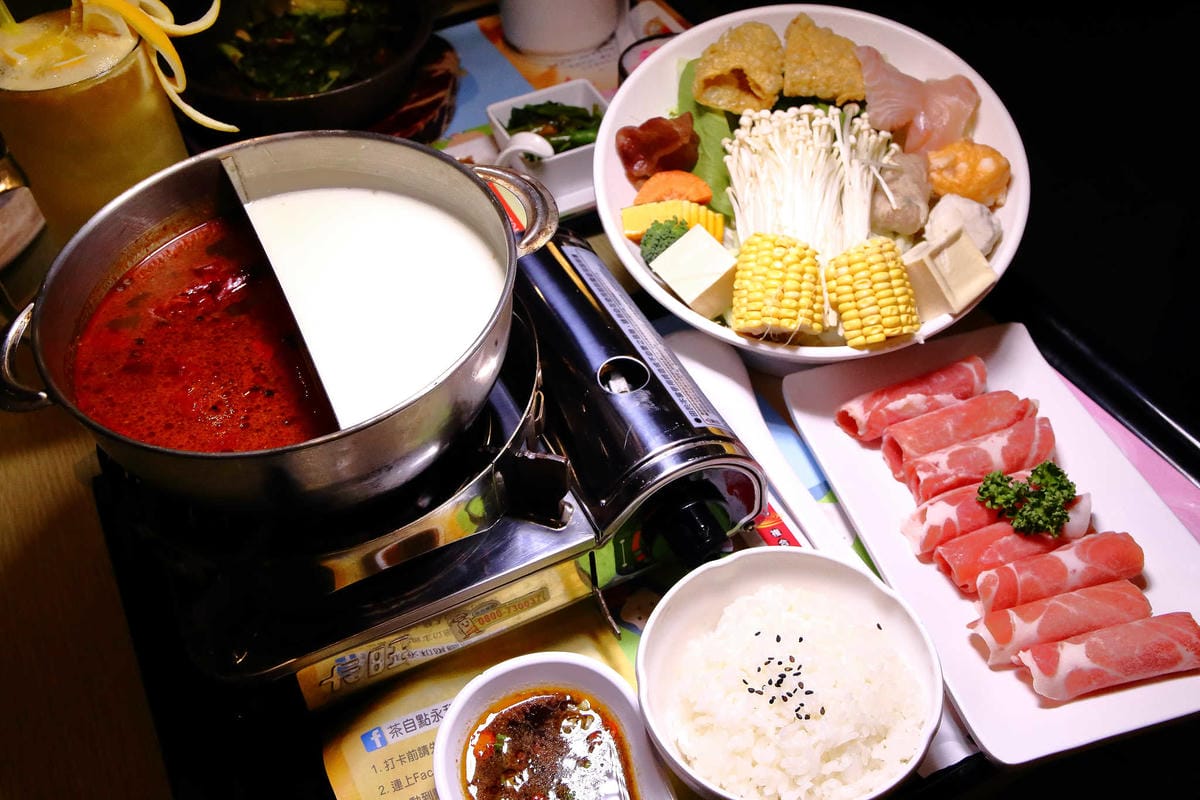 【食。永和】茶自點永和旗艦店〜56年級生記憶中的泡沫紅茶店，內行人才知道文青美食，餐點新選擇，包場包廂免費，聊天聚餐好所在！(已歇業)