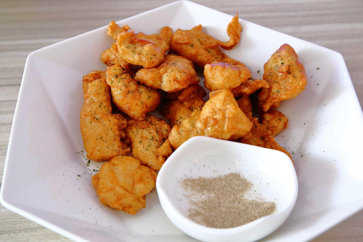 【食。八里】CREMA 93 CAFE〜希臘風海景咖啡廳,重機客最愛,輕食、義大利麵、咖啡、雲朵鬆餅,有吃有玩有美景!