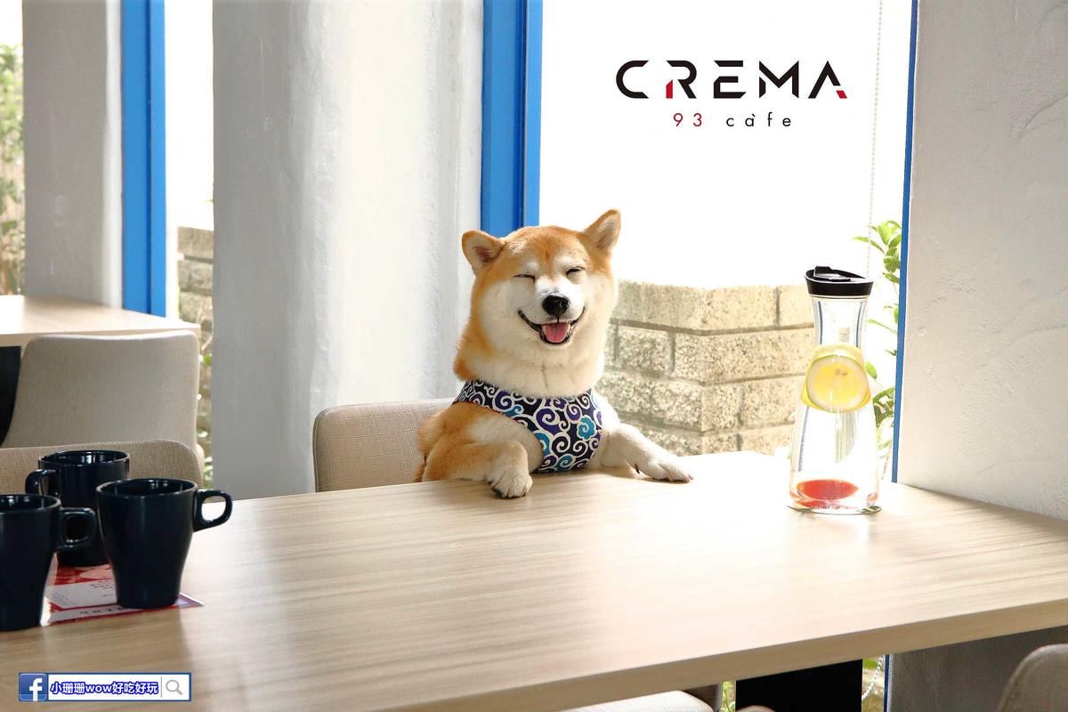 【食。八里】CREMA 93 CAFE〜希臘風海景咖啡廳,重機客最愛,輕食、義大利麵、咖啡、雲朵鬆餅,有吃有玩有美景!
