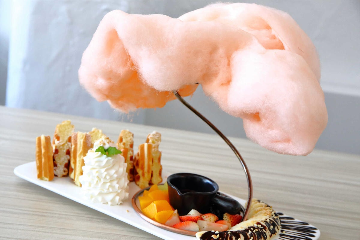 【食。八里】CREMA 93 CAFE〜希臘風海景咖啡廳,重機客最愛,輕食、義大利麵、咖啡、雲朵鬆餅,有吃有玩有美景!