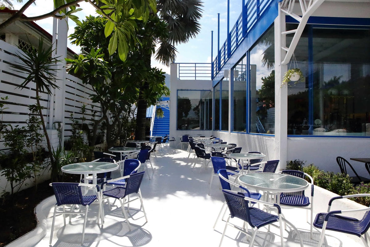 【食。八里】CREMA 93 CAFE〜希臘風海景咖啡廳,重機客最愛,輕食、義大利麵、咖啡、雲朵鬆餅,有吃有玩有美景!