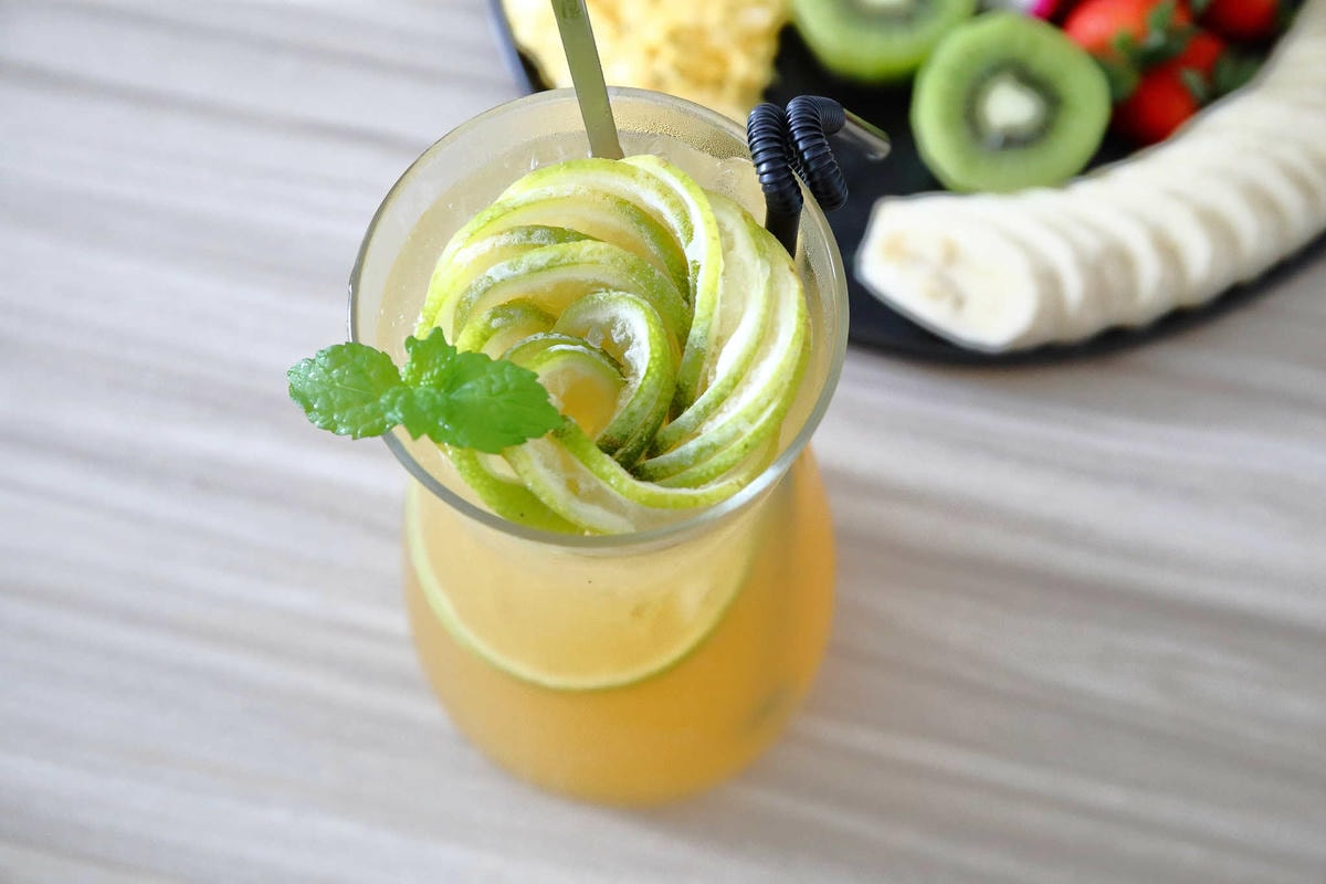 【食。八里】CREMA 93 CAFE〜希臘風海景咖啡廳,重機客最愛,輕食、義大利麵、咖啡、雲朵鬆餅,有吃有玩有美景!