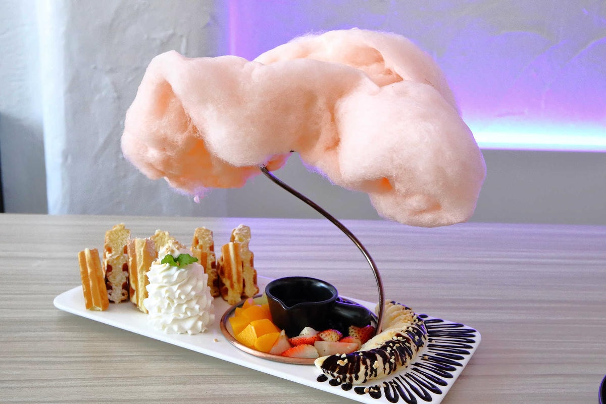 【食。八里】CREMA 93 CAFE〜希臘風海景咖啡廳,重機客最愛,輕食、義大利麵、咖啡、雲朵鬆餅,有吃有玩有美景!