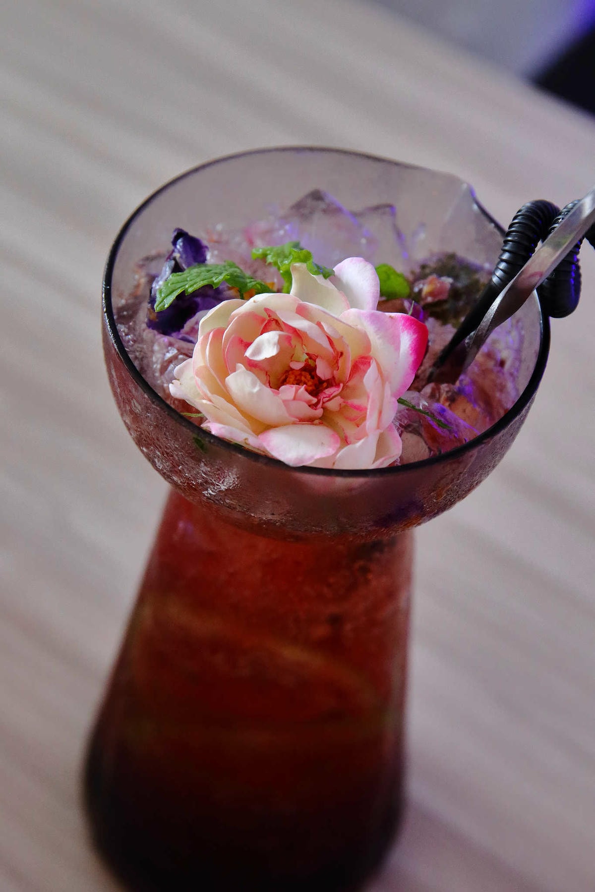 【食。八里】CREMA 93 CAFE〜希臘風海景咖啡廳,重機客最愛,輕食、義大利麵、咖啡、雲朵鬆餅,有吃有玩有美景!