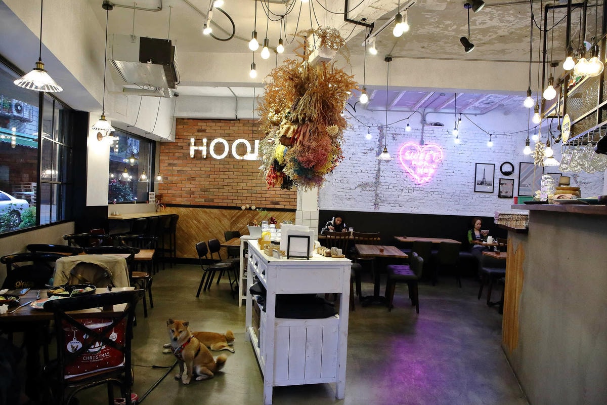 【食。中和】貳Hood.cafe’〜中永和早午餐推薦。被乾燥花包圍,一秒走進少女的夢幻國度,入口即化的舒芙蕾,療癒系甜點!