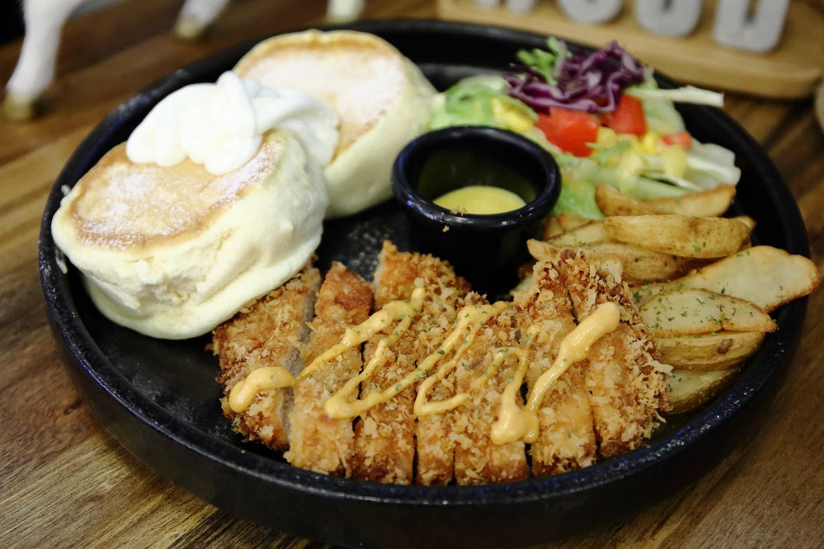 【食。中和】貳Hood.cafe’〜中永和早午餐推薦。被乾燥花包圍,一秒走進少女的夢幻國度,入口即化的舒芙蕾,療癒系甜點!