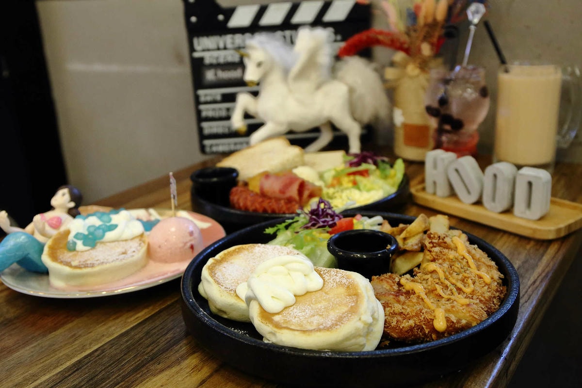 【食。中和】貳Hood.cafe’〜中永和早午餐推薦。被乾燥花包圍,一秒走進少女的夢幻國度,入口即化的舒芙蕾,療癒系甜點!