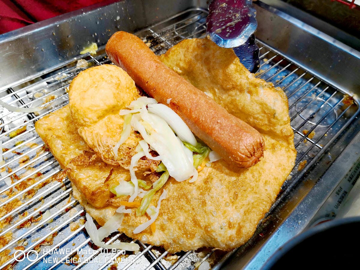 【食。泰山】屋哇炸蛋蔥餅〜國民銅板美食，酥脆餅皮+邪惡爆漿半熟蛋，讓人難以抗拒的下午點心！