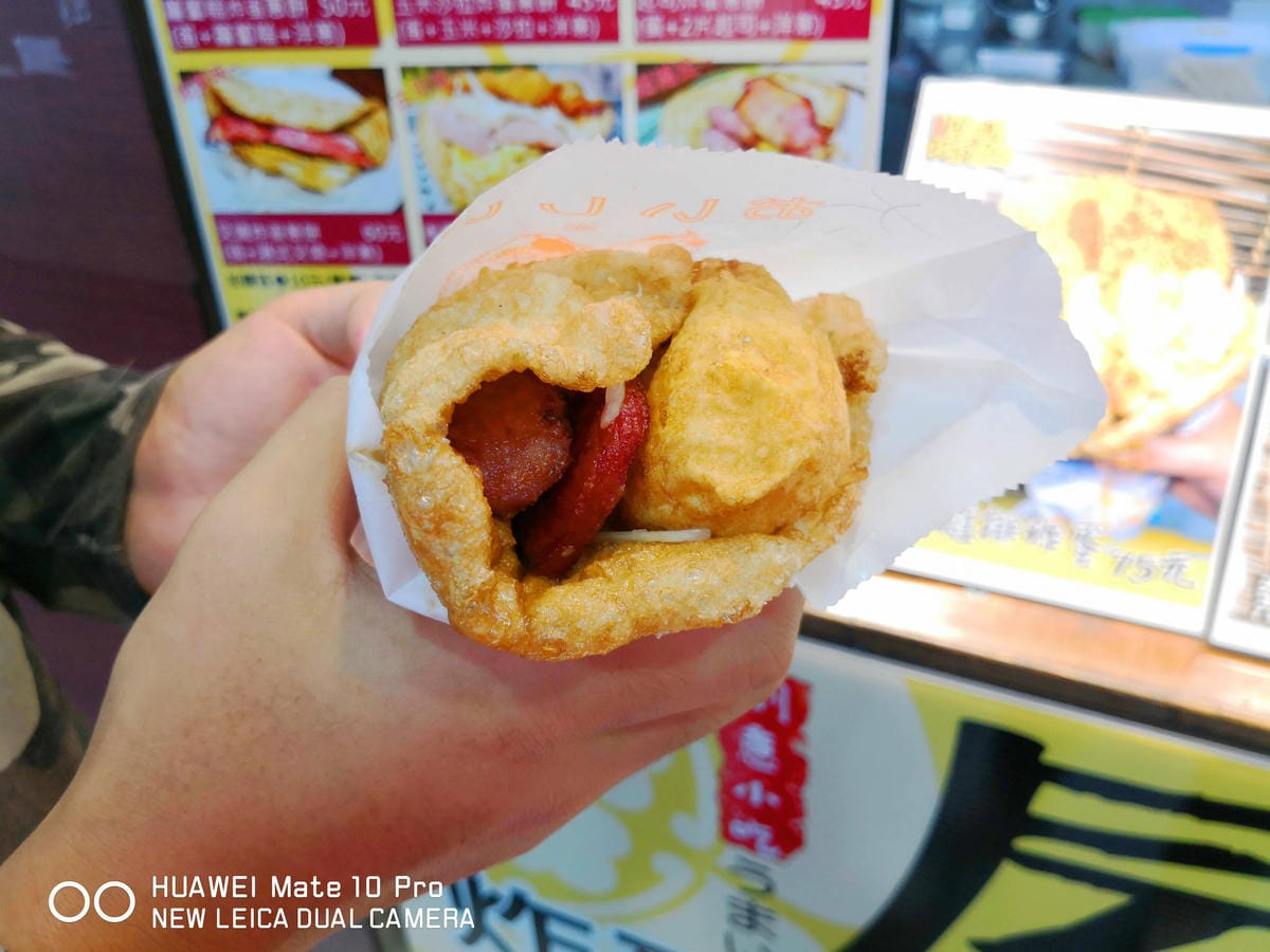 【食。泰山】屋哇炸蛋蔥餅〜國民銅板美食，酥脆餅皮+邪惡爆漿半熟蛋，讓人難以抗拒的下午點心！