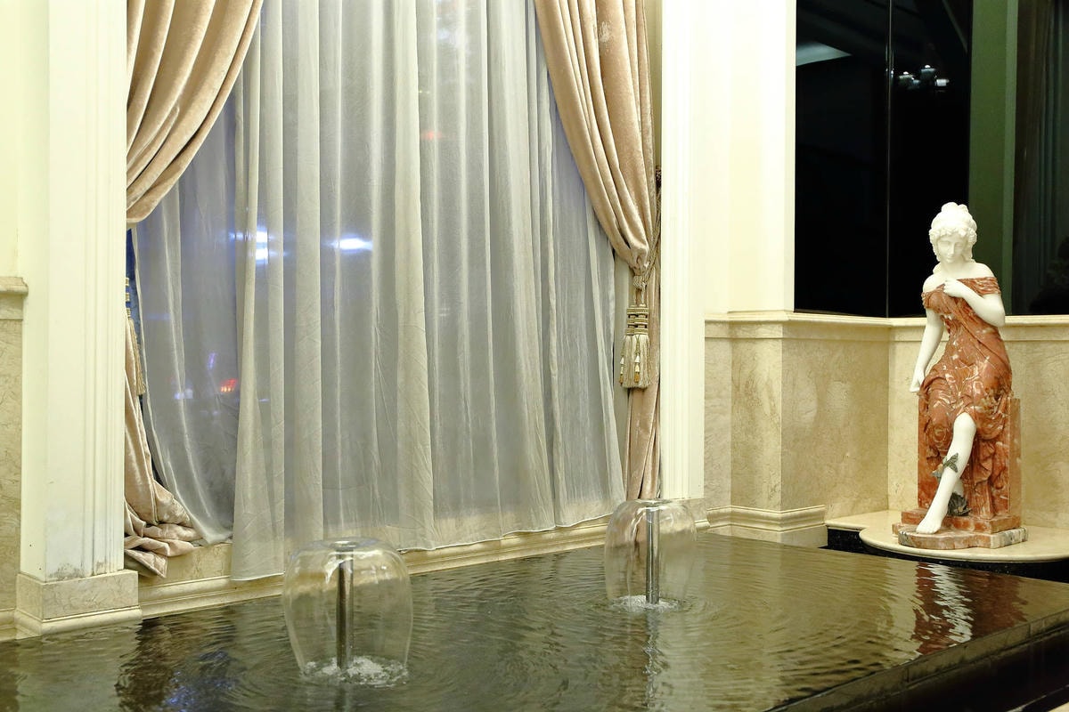 【首都牛排館】法式高級牛排竟然500有找?用餐宛若置身宮廷!(文末附吃喝玩樂APP/享樂神卡推薦)