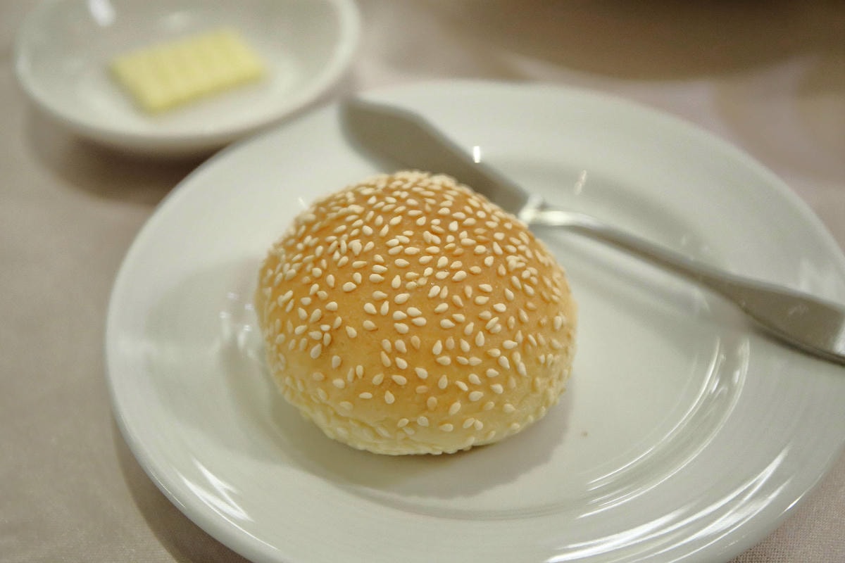 【首都牛排館】法式高級牛排竟然500有找?用餐宛若置身宮廷!(文末附吃喝玩樂APP/享樂神卡推薦)