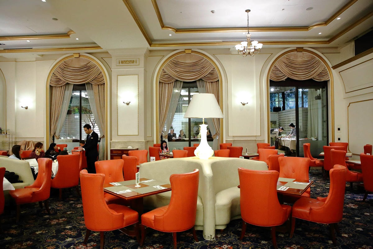 【首都牛排館】法式高級牛排竟然500有找?用餐宛若置身宮廷!(文末附吃喝玩樂APP/享樂神卡推薦)