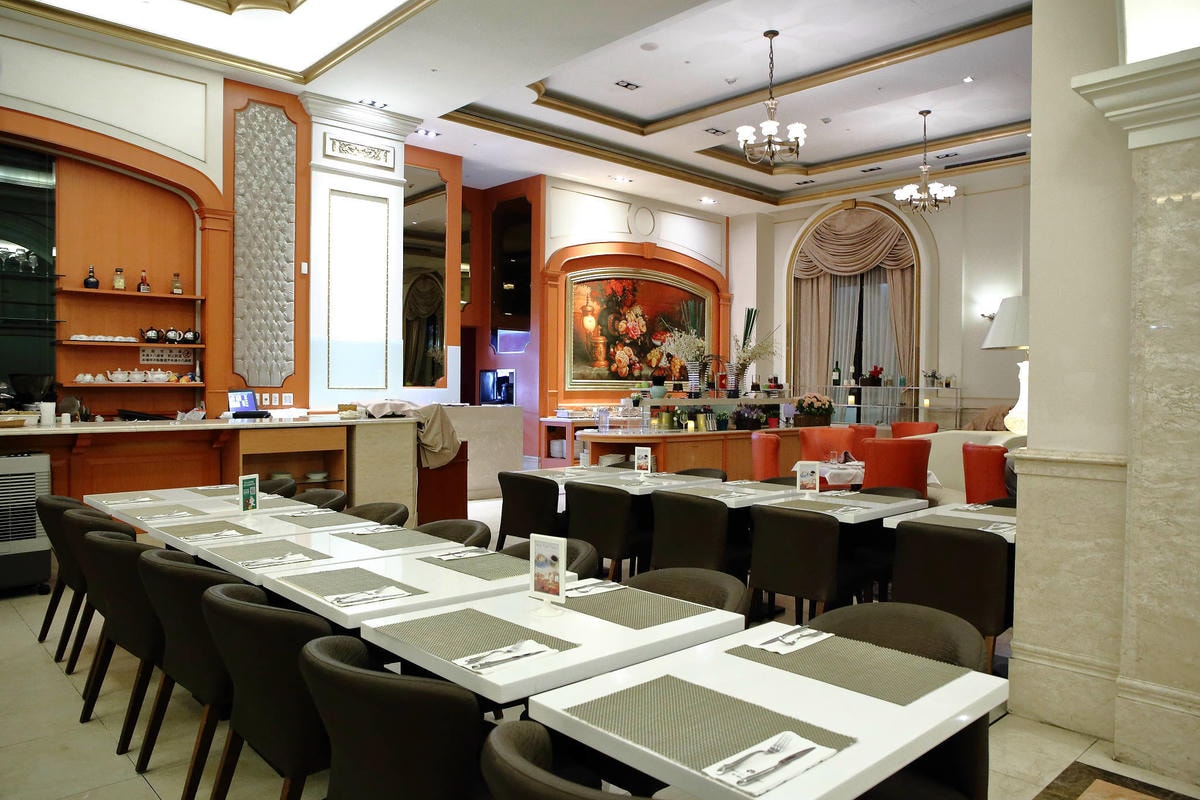 【首都牛排館】法式高級牛排竟然500有找?用餐宛若置身宮廷!(文末附吃喝玩樂APP/享樂神卡推薦)