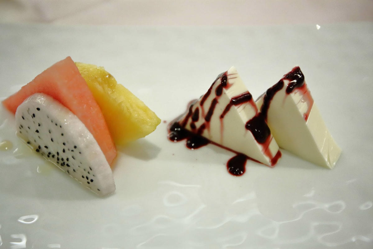 【首都牛排館】法式高級牛排竟然500有找?用餐宛若置身宮廷!(文末附吃喝玩樂APP/享樂神卡推薦)