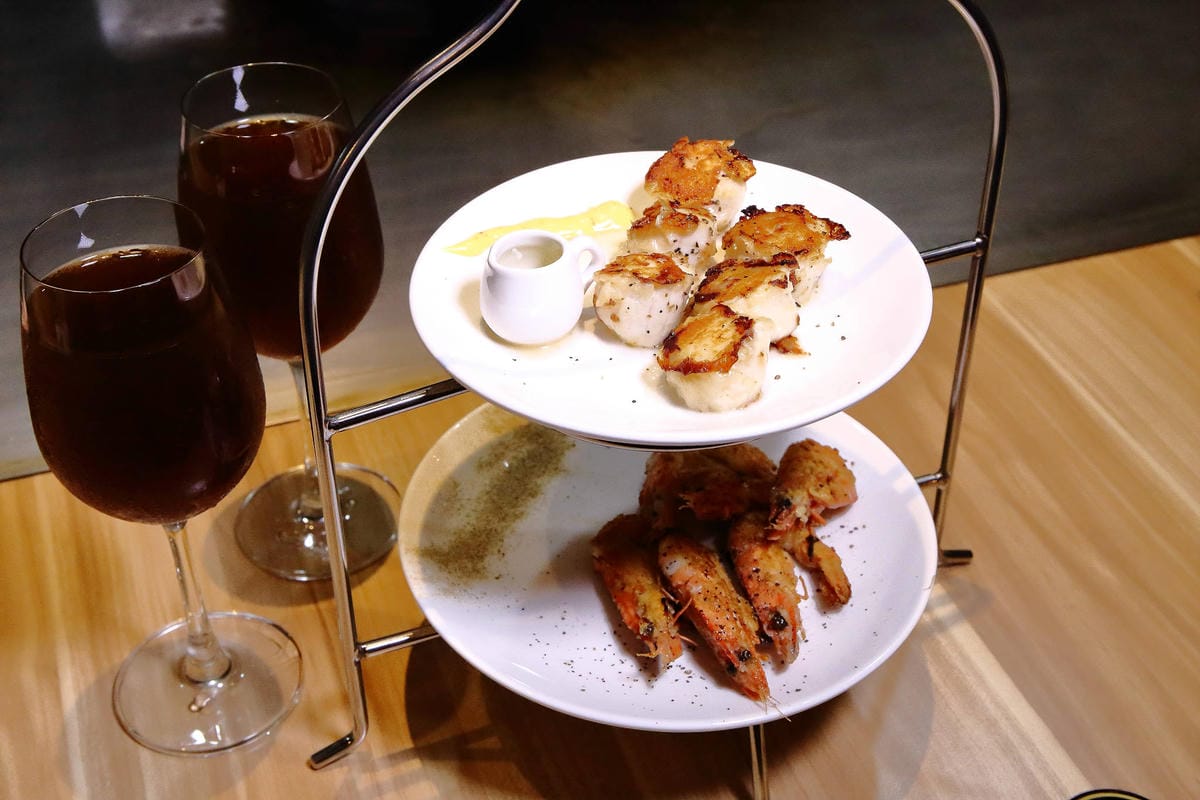 【食。中和】easy 鐵板料理．火鍋〜日式火鍋&鐵板燒，兩個願望一次滿足！高級鐵板燒料理卻平價又美味，自助吧/冰淇淋/飲品無限供應(已歇業)